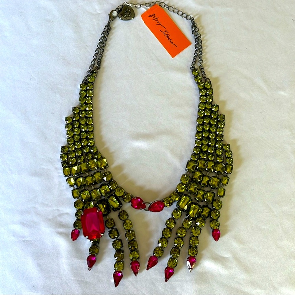 NWT ⚜️💖⚜️ BETSEY JOHNSON RICH WITCH BIB NECKLACE IN GREEN - Picture 8 of 10